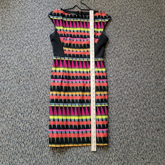Women's Signature London Style Geometric Sheath Dress Size 6 Stretchy Material - Picture 7 of 12